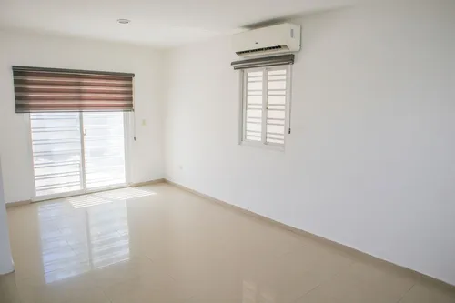 Casa · 3 Recámaras · Quintas Kavanayen · Avenida 135 · Polígono Sur · Privada
