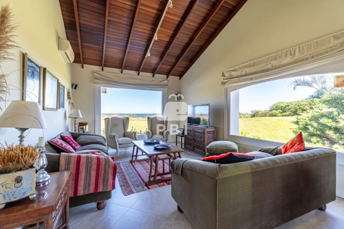 Casa De 6 Dormitorios En Solana, Punta Ballena - Ref : Pbi235