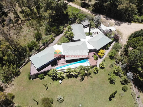 Chalet De Lujo En Venta 4 Dormitorios,5 Baños, Piscina, Garaje, Costa. Maldonado