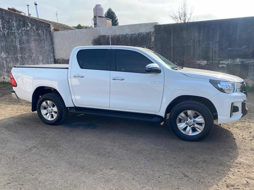 Imagen 5 de 13 de Toyota Hilux 2019 2.4 Cd Sr 150cv 4x2