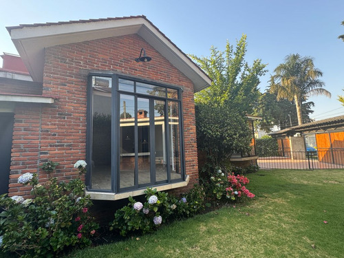 Casa En Venta De 1 Piso En Residencial La Virgen, Metepec, En Frente Del Parque Bicentenario