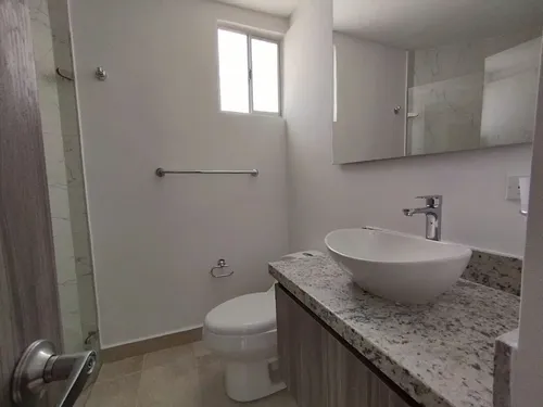 Apto En Arriendo De Unas Alcoba, Cómodo Y Bien Ubicado Cod. 64928