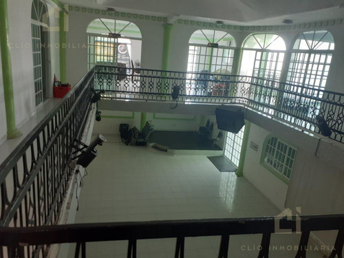 Edificio En Venta En Esquina Con Salones Para Eventos Diversos Y Oficinas Todo Climatizado