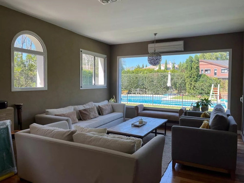 Imagen 9 de 23 de Casa Ayres De Pilar Alquiler