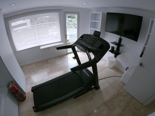 Apartamento Dúplex Remodelado 475 M² 5h, 5b, 4p, Vistavila Con Piscina En Venta En Los Palos Grandes Avenida 3era. Caracas