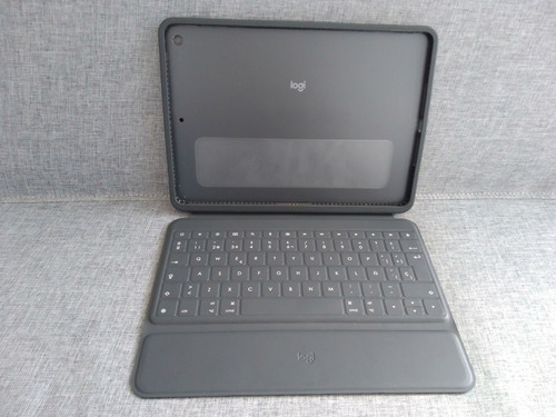 Logitech Rugged Folio iPad 9