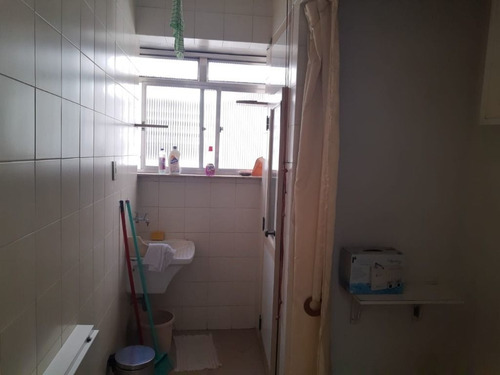 Imagem 25 de 30 de Apartamento Todo Reformado Com: Dois Quartos, Sala Um Banheiro Social E Dependência. - Ap5595