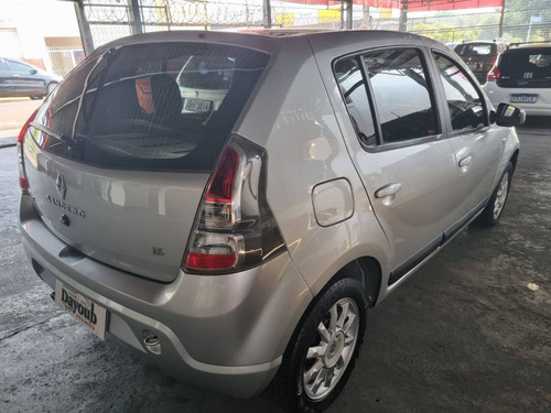 Imagem 4 de 9 de Renault Sandero 1.6 Privilége 8v Hi-flex 4p Manual