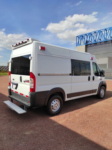 Imagen 7 de 14 de Ram 2500 Promaster Modelos 2015 Ambulancia De Traslado Tipo1
