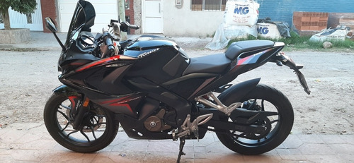Bajaj Rouser 200 Rs