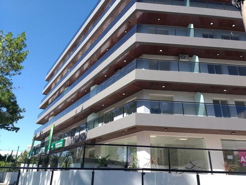 Imagen 2 de 17 de Departamento Un Dormitorio Sobre Costanera En Carlos Paz