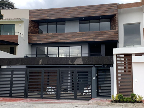 Imagen 1 de 30 de En Venta Residencia En La Sexta Sección De Lomas Verdes.