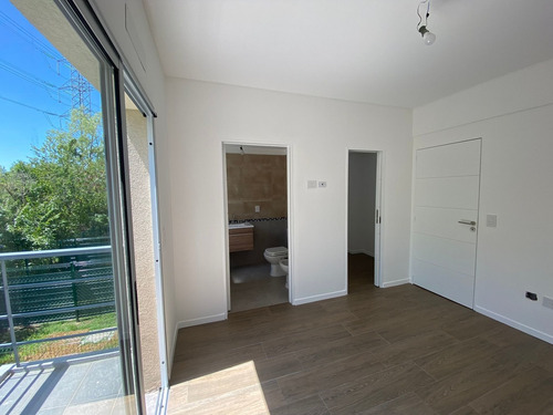 Imagen 17 de 30 de Venta Triplex 5 Ambientes Tigre C/parrilla Jardín