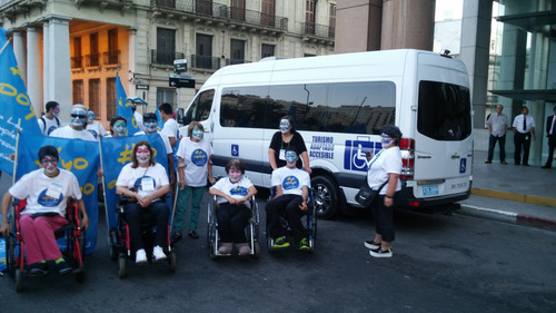 Imagen 3 de 10 de Traslado De Personas En Silla De Ruedas