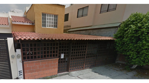 Casa A La Venta En Real De Los Naranjos, Leon, Guanajuato, Remate Adjudicado