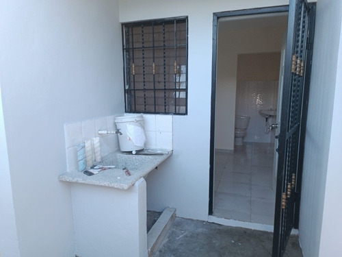 Imagen 5 de 30 de Casa De Oportunidad En Brisa Oriental De San Isidro, 3 Habitaciones Principal Con Baño, Baño Común, Sala, Comedor, Cocina Terraza En Segundo Nivel, Cuarto De Servicio Con Baño Galería, Marquesina