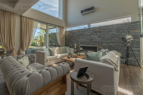 Impecable Casa En Venta En El Recuerdo En Estancias Del Pilar