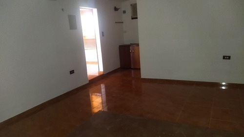 Imagen 12 de 14 de Se Vende Casa Totalmente Remodelada, 04128921943