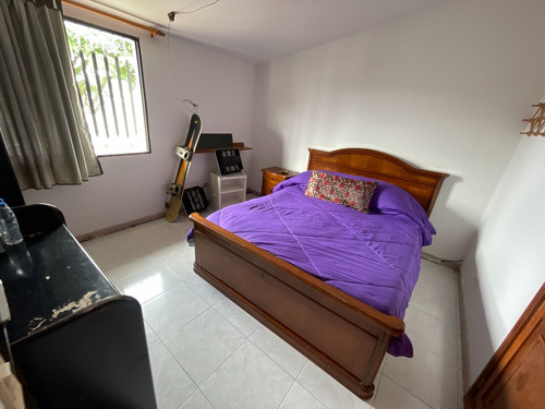 En Venta Casa De 1.000m2 En Cumbres De Curumo