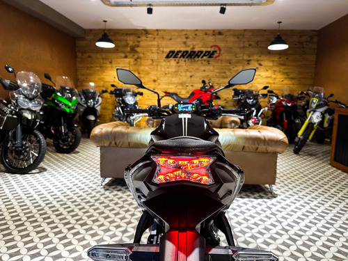 Kawasaki Z 650 (z650) *olivos* *impecable*