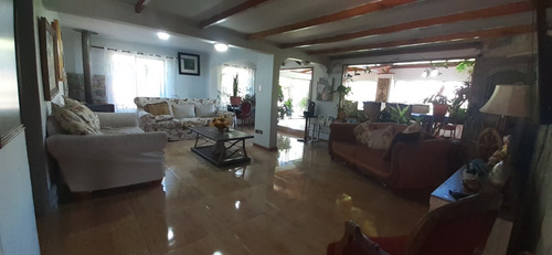 4 Casas En Condominio.