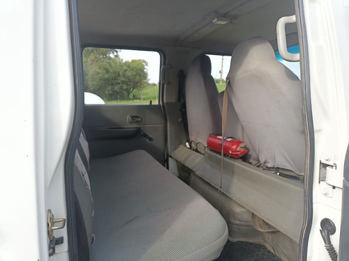 Doble Cabina 2.8 Turbo Diesel Muy Cuidado Y Bien Mantenido