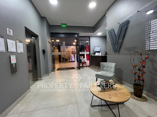 Excelente Oficina En Arriendo - Edificio Vanguardi...