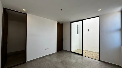Casa En Venta En Privada Tamora, Conkal.