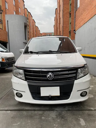 Camioneta Dfsk Donfeng Modelo 2015, 7 Pasajeros