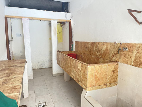 Venta De Galpón 107m² - En San Justo