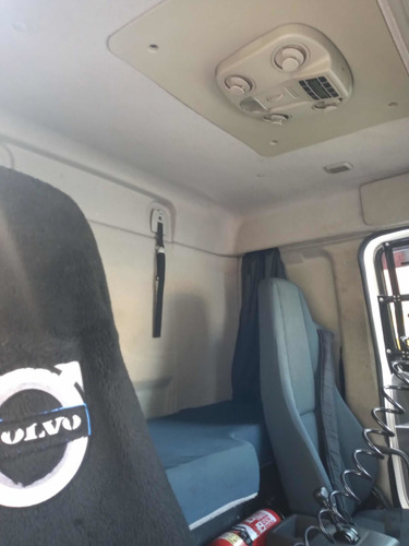 Imagem 4 de 14 de Volvo Vm 270