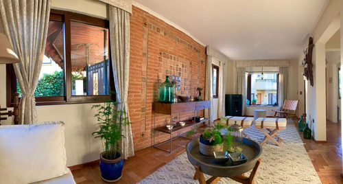 Oportunidad Única: Casa Semi-amoblada En Lomas De San Seba