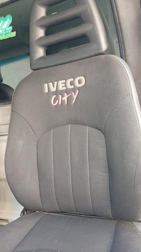 Iveco 30s13 Completa Ar, Direção E Vidros Elétricos. Baú