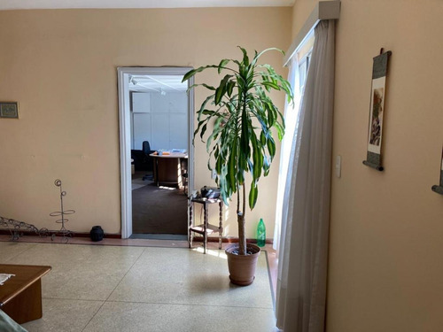 Imagen 17 de 26 de Importante Casa En Dos Plantas Para Vivienda, Oficinas O Pequeñas Industrias