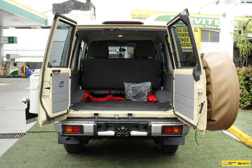 Toyota Land Cruiser Lx