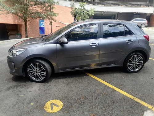 Kia Rio 1.4 ZENITH HB 4