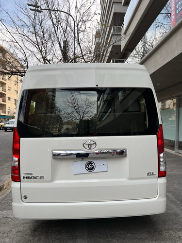 Toyota Hiace 2.8 Tdi Commuter 6at 14a