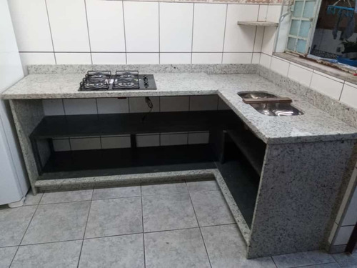 Instalação De Bancadas Em Mármores E Granitos