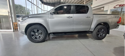 Toyota Hilux 2.8 Cd Srv 177cv 4x4 At