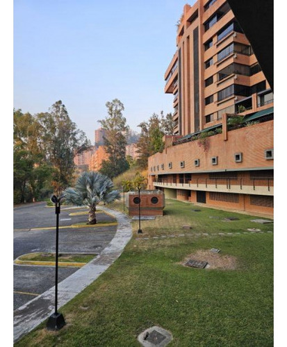 En Venta Penthouse En Res. La Tahona Baruta