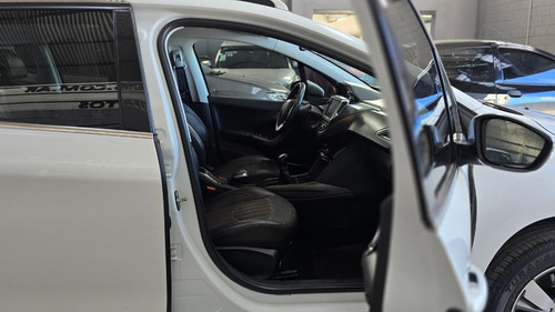 Peugeot 2008 1.6 Feline