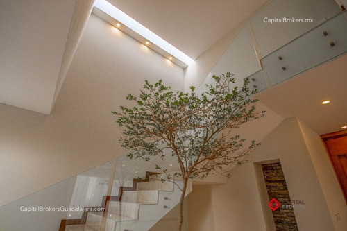 Casa De Lujo En Venta Valle Real