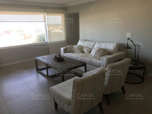 Apartamento De Tres Dormitorios En Península Venta