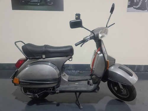Imagem 1 de 7 de Piaggio Vespa Px200e