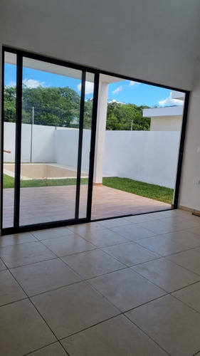 Casa(46) En Venta En Privada Zendera En Conkal