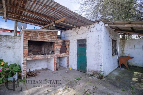 Venta Casa 2 Dormitorios + Apartamento De Servicio, En Pando