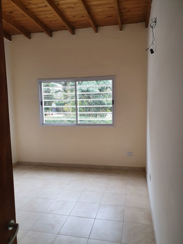 Imagen 10 de 11 de Se Vende Duplex De 3 Ambientes En San Miguel Con Entrada Para Auto