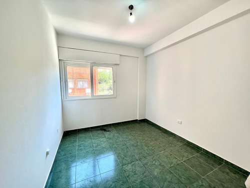 Venta Departamento 4 Dormitorios Otros Barrios Con Cochera