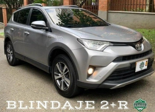 Toyota RAV4 2.0 Street