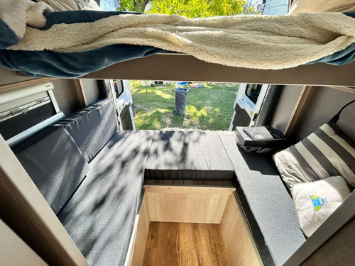 Alquiler De Campervan, Motorhome, Autocaravana Casa Rodante